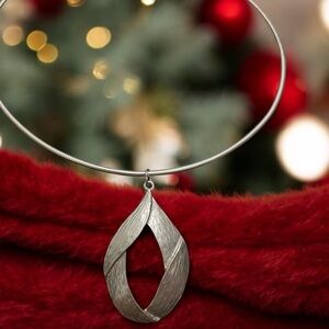 Silvertone Choker with Pendant